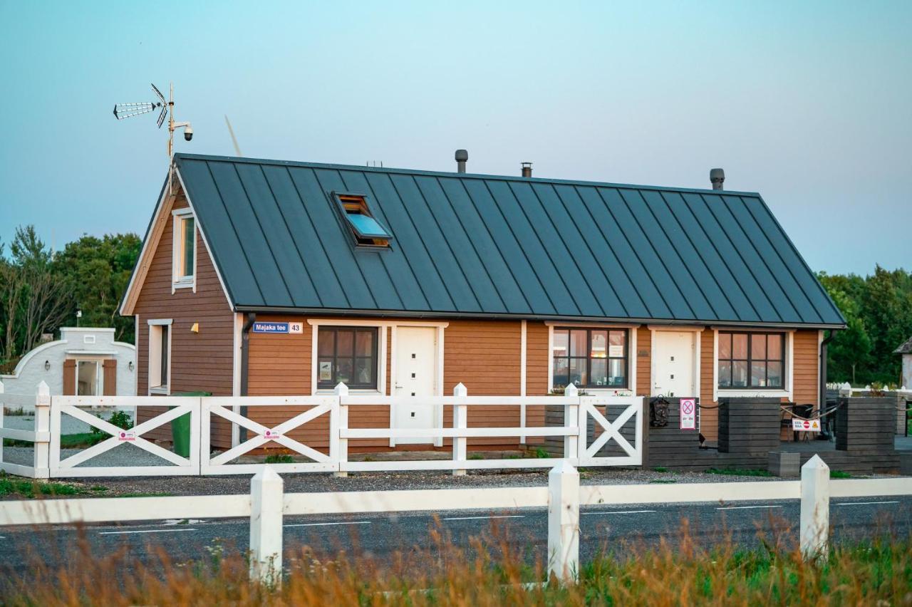 Pakri Parun Aparthotel Paldiski Buitenkant foto