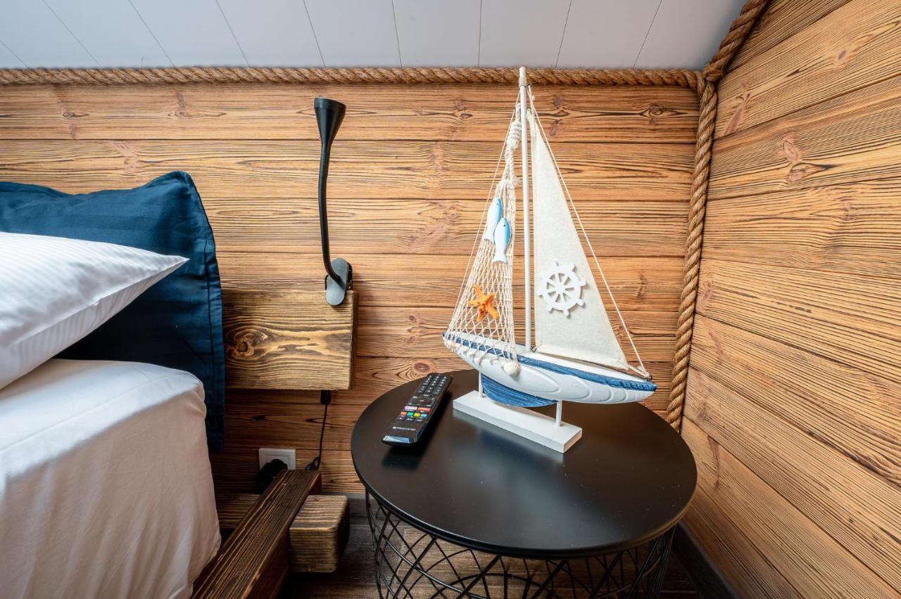 Pakri Parun Aparthotel Paldiski Buitenkant foto